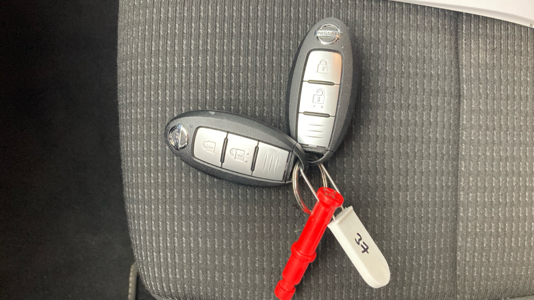 Nissan Qashqai 1.3 DiG-T MH Acenta Premium 5dr Petrol Hatchback